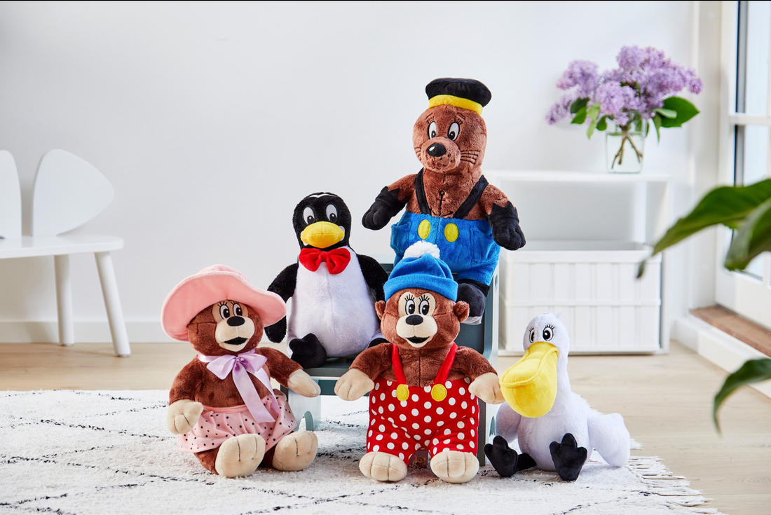 Pelle bamse fra Rasmus Klump i blød plys fra Barbo Toys. Den ikoniske pelikan er en krammevenlig legekammerat til børn og små Rasmus Klump-fans.