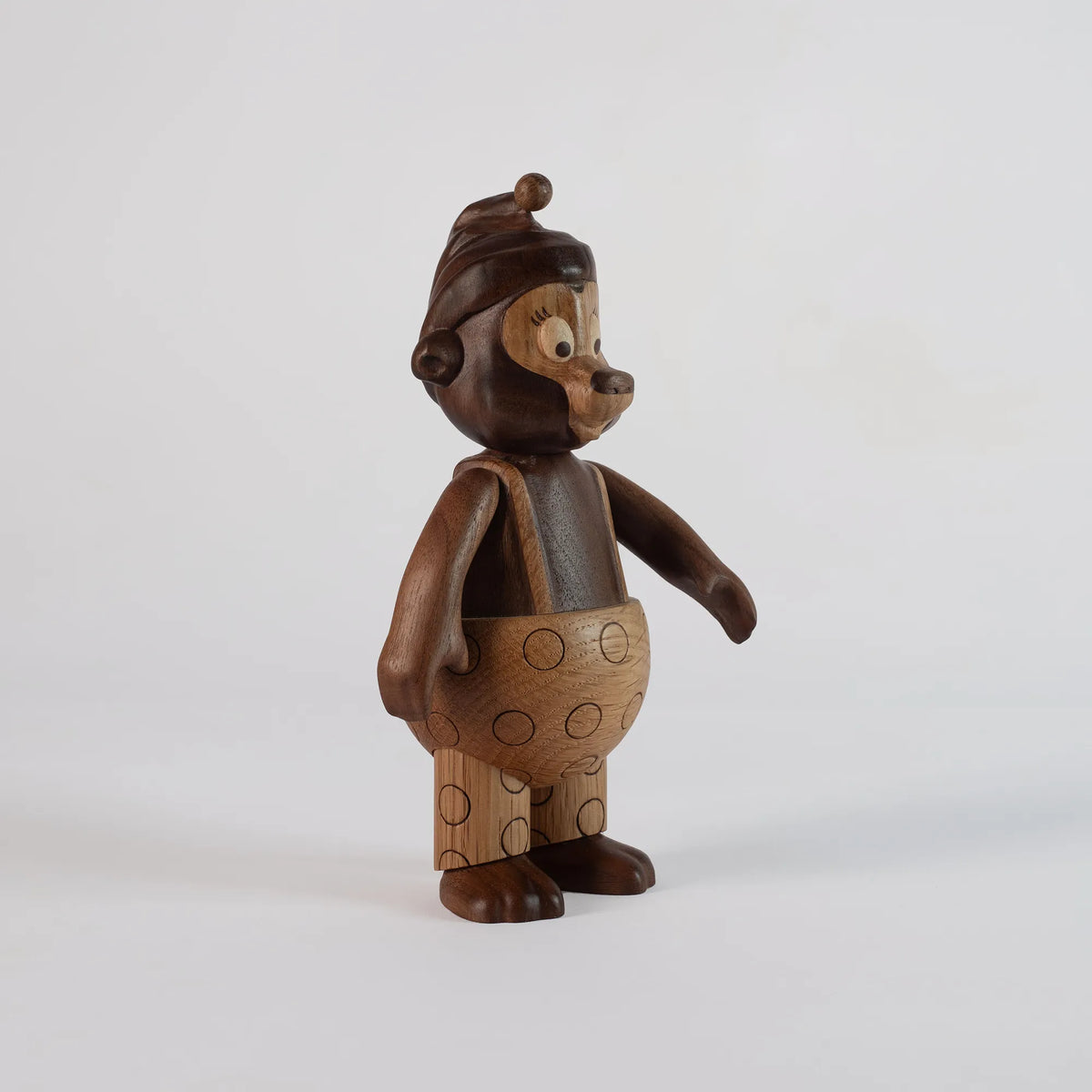 Rasmus Klump træfigur med bevægelige led, dekorativ samlefigur i træ inspireret af det klassiske Rasmus Klump univers.